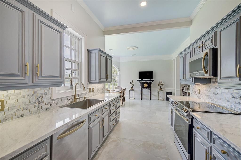 For Sale: $1,975,000 (4 beds, 4 baths, 4001 Square Feet)