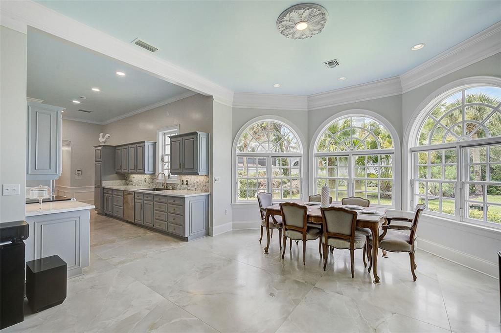For Sale: $1,975,000 (4 beds, 4 baths, 4001 Square Feet)