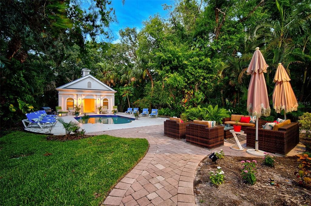 For Sale: $1,975,000 (4 beds, 4 baths, 4001 Square Feet)