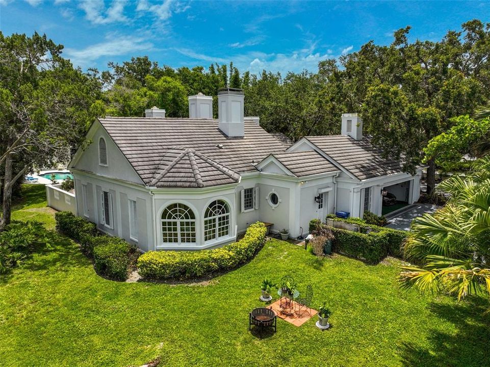 For Sale: $1,975,000 (4 beds, 4 baths, 4001 Square Feet)