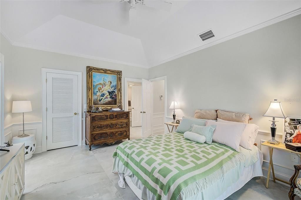 For Sale: $1,975,000 (4 beds, 4 baths, 4001 Square Feet)