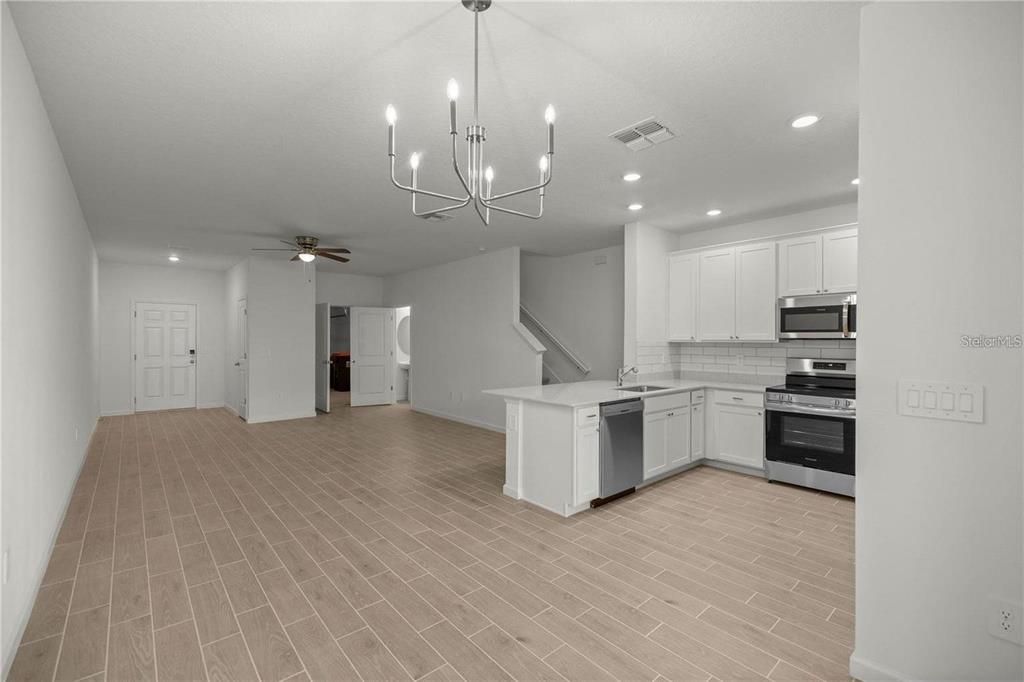 В аренду: $1,695 (3 спален, 2 ванн, 1707 Квадратных фут)