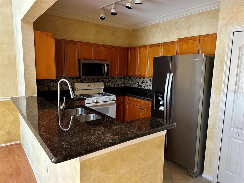 For Rent: $2,875 (2 beds, 2 baths, 1650 Square Feet)