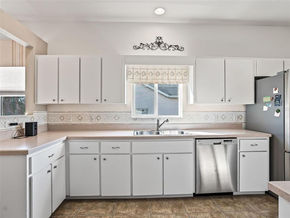 待售: $279,000 (3 贝兹, 2 浴室, 1640 平方英尺)