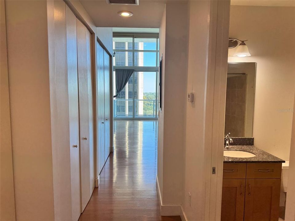 For Sale: $275,000 (1 beds, 1 baths, 520 Square Feet)