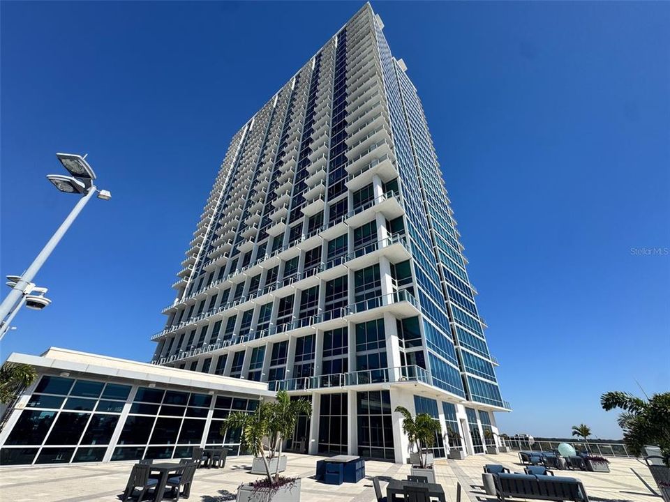 For Sale: $275,000 (1 beds, 1 baths, 520 Square Feet)