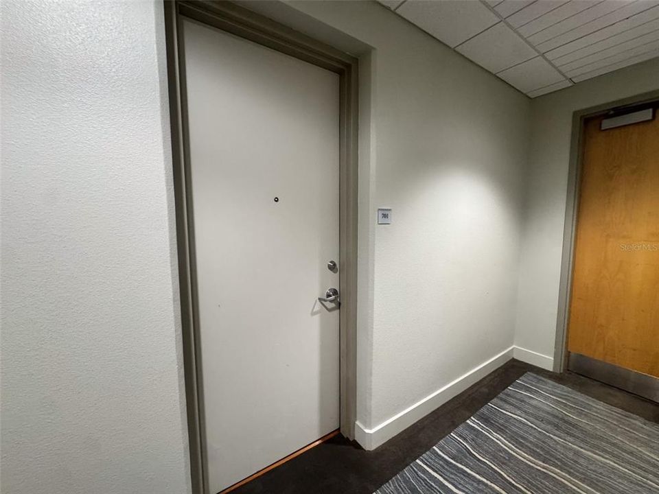 For Sale: $275,000 (1 beds, 1 baths, 520 Square Feet)