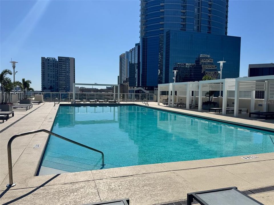 For Sale: $275,000 (1 beds, 1 baths, 520 Square Feet)