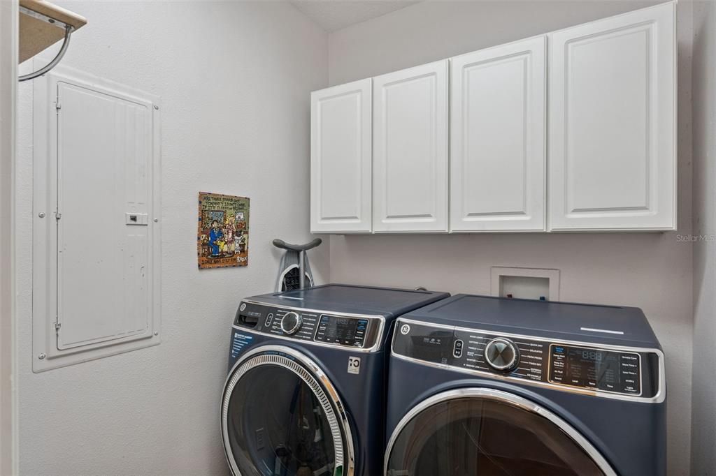 合同活跃: $679,000 (3 贝兹, 3 浴室, 1950 平方英尺)