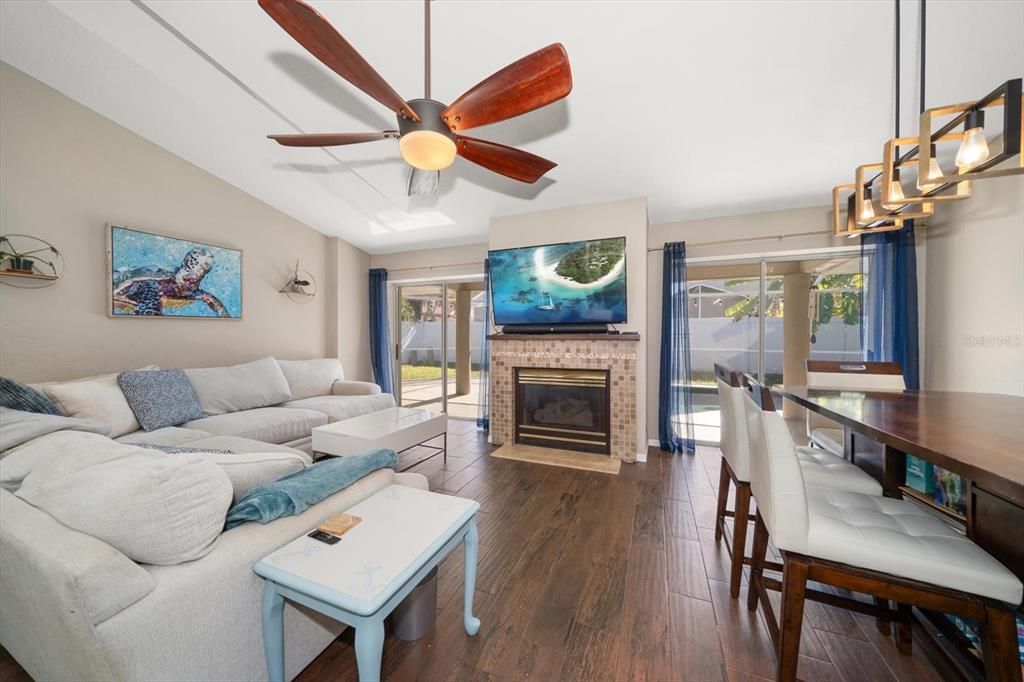 Active With Contract: $499,999 (3 beds, 2 baths, 1603 Square Feet)