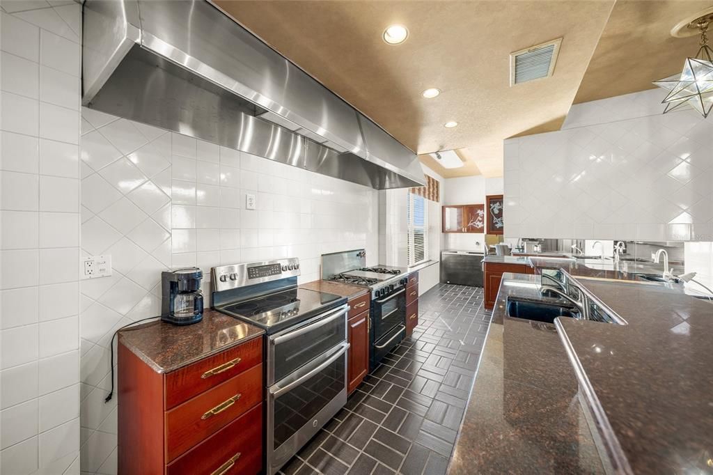 For Sale: $6,995,000 (4 beds, 3 baths, 7188 Square Feet)