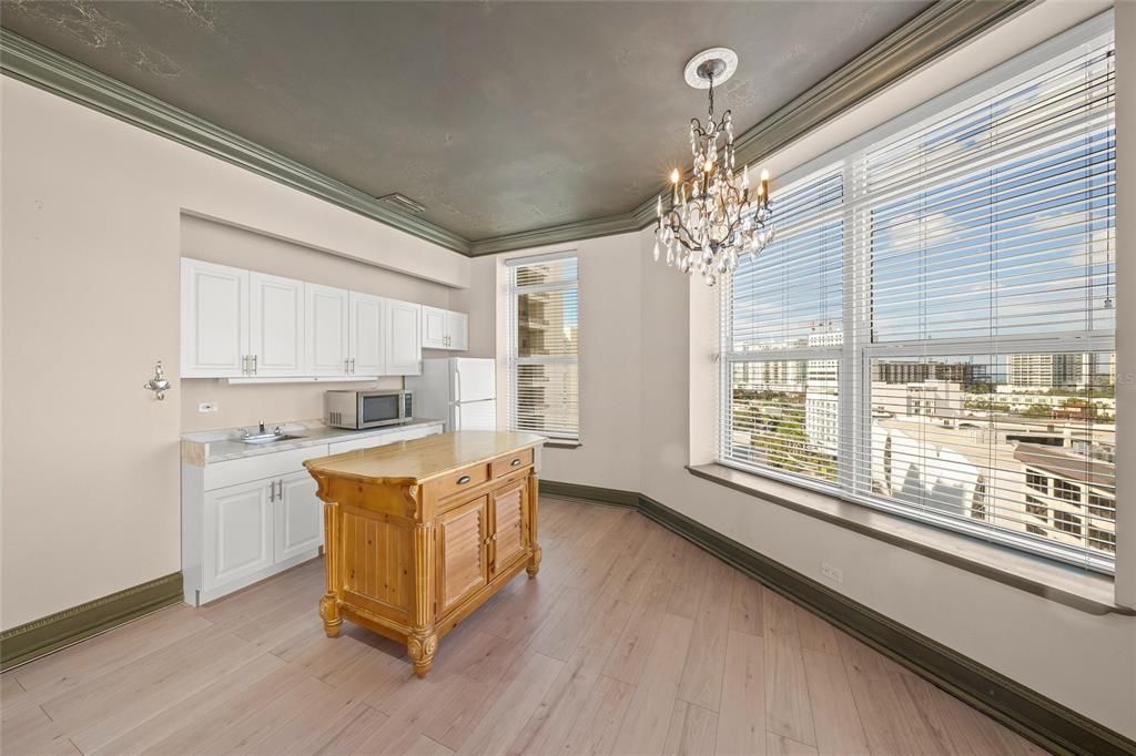 For Sale: $6,995,000 (4 beds, 3 baths, 7188 Square Feet)