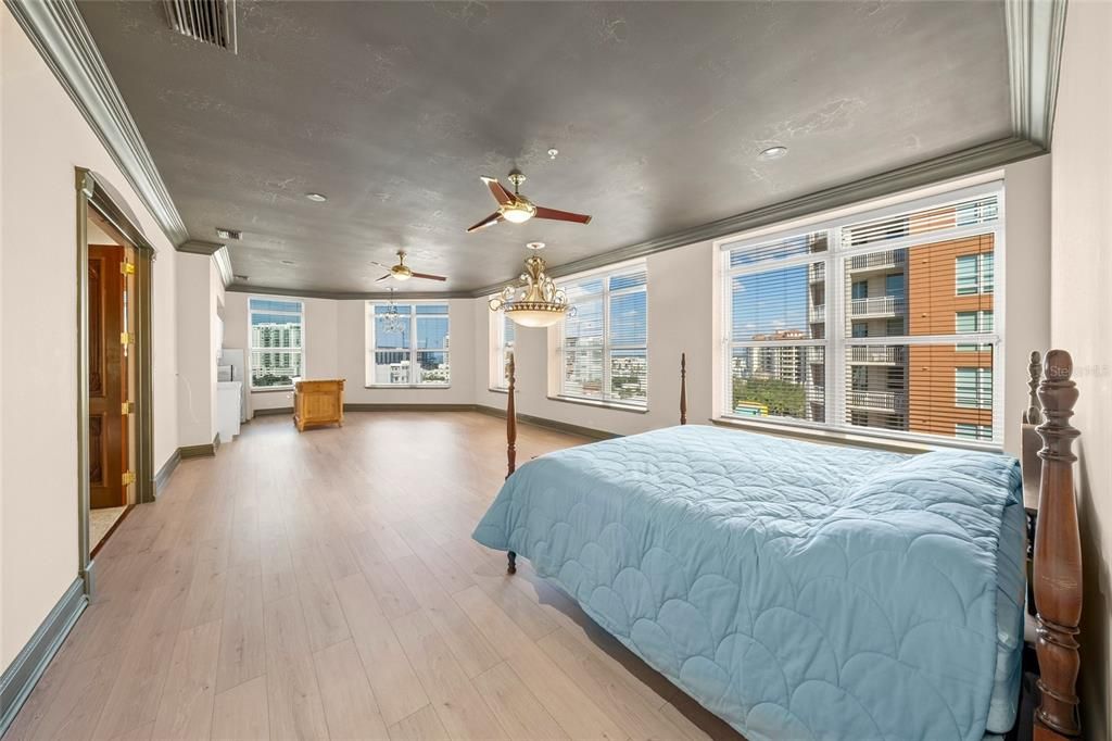 For Sale: $6,995,000 (4 beds, 3 baths, 7188 Square Feet)