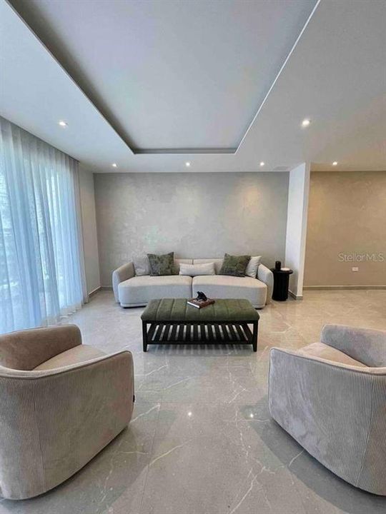 En Venta: $1,300,000 (3 camas, 2 baños, 1750 Pies cuadrados)