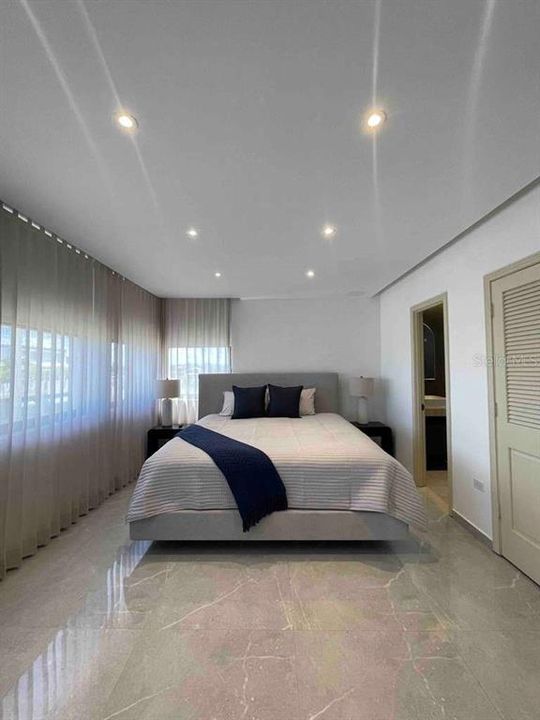 En Venta: $1,300,000 (3 camas, 2 baños, 1750 Pies cuadrados)