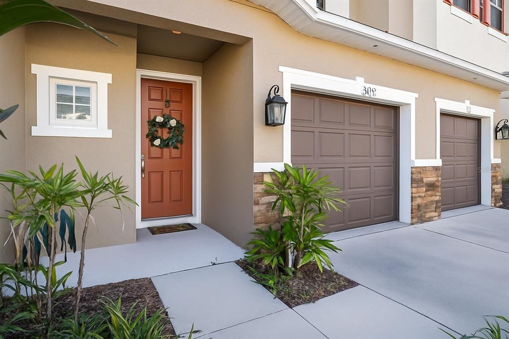 For Sale: $335,000 (3 beds, 2 baths, 1525 Square Feet)