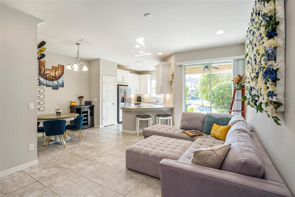 For Sale: $335,000 (3 beds, 2 baths, 1525 Square Feet)