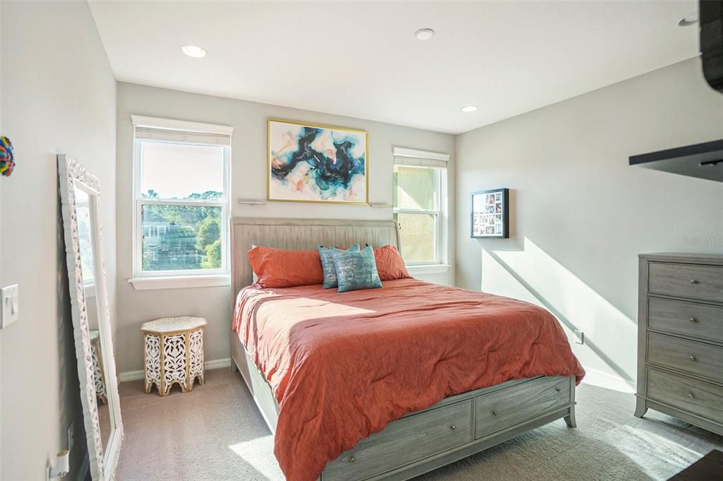 For Sale: $335,000 (3 beds, 2 baths, 1525 Square Feet)