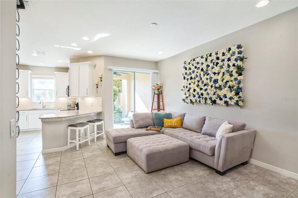 For Sale: $335,000 (3 beds, 2 baths, 1525 Square Feet)