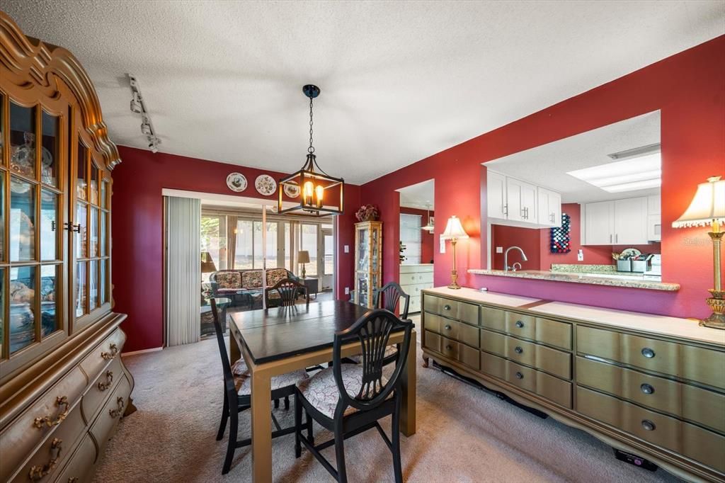 出租: $1,995 (2 贝兹, 2 浴室, 1318 平方英尺)