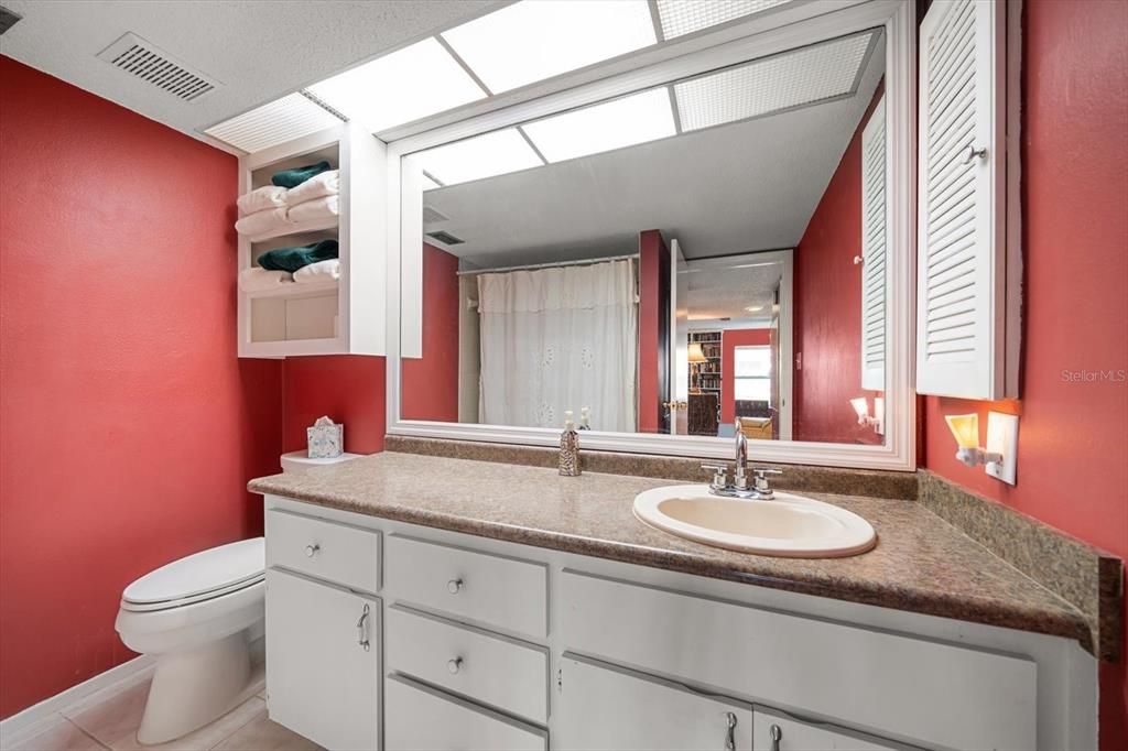 出租: $1,995 (2 贝兹, 2 浴室, 1318 平方英尺)