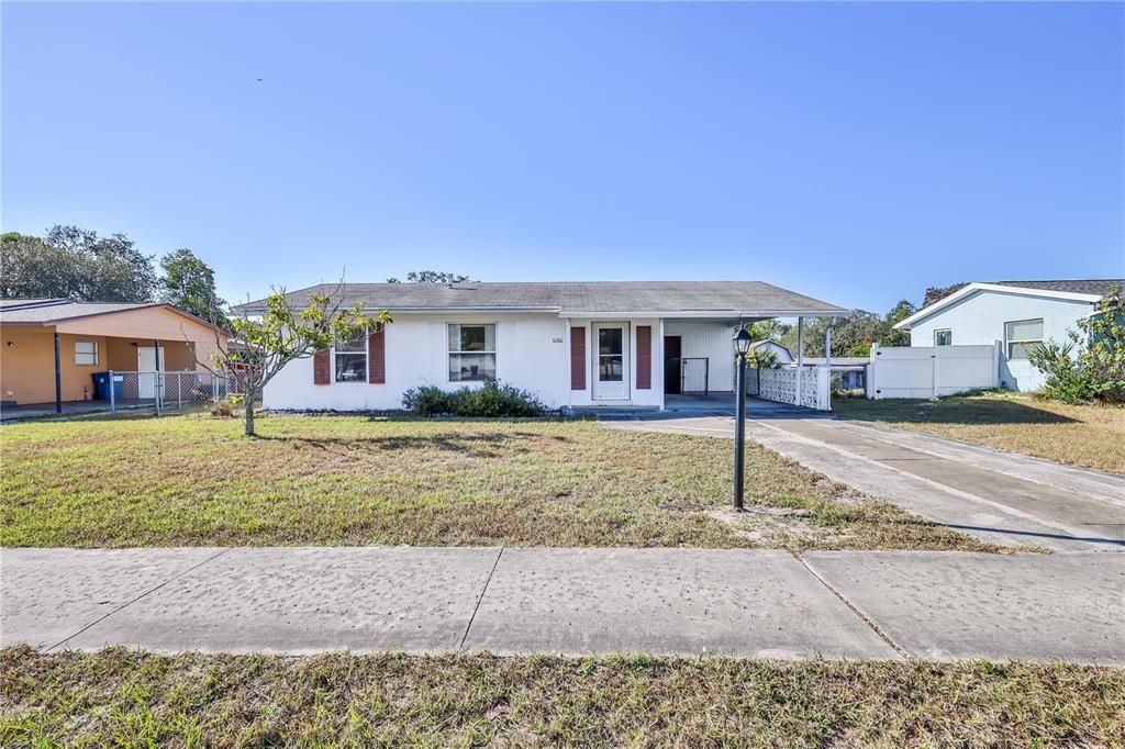 For Sale: $199,000 (2 beds, 1 baths, 884 Square Feet)