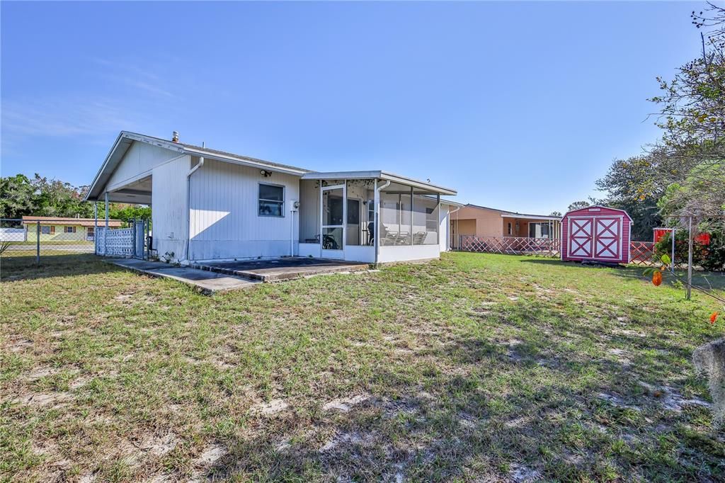 For Sale: $199,000 (2 beds, 1 baths, 884 Square Feet)