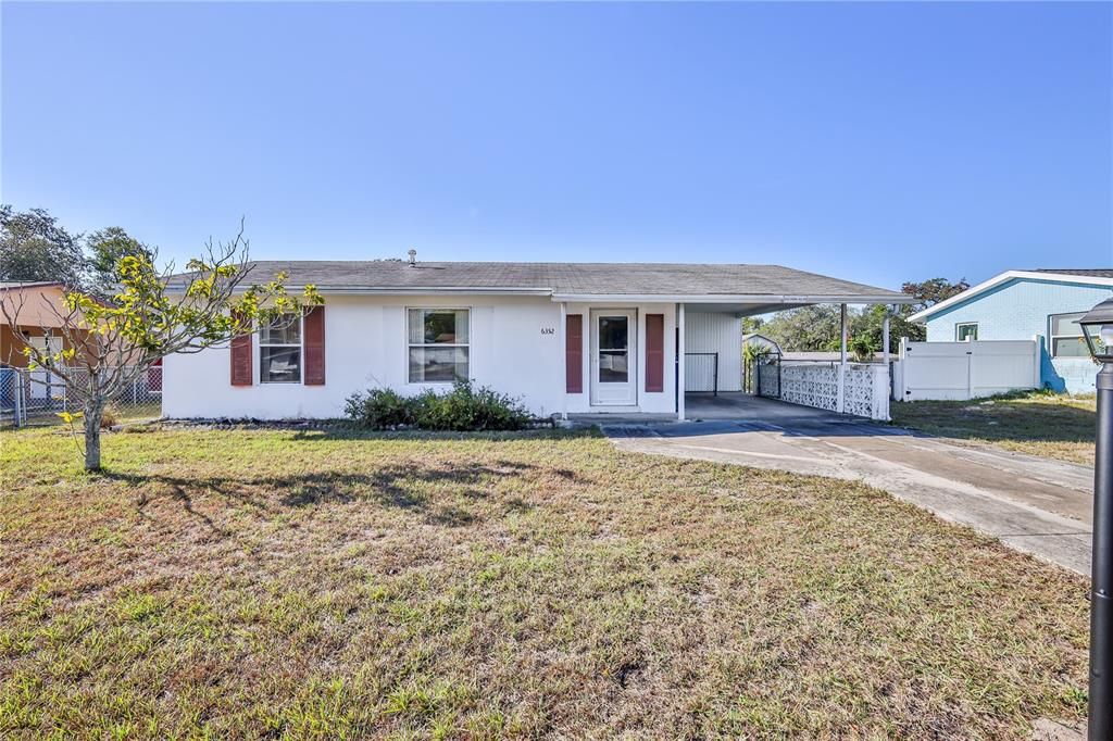 For Sale: $199,000 (2 beds, 1 baths, 884 Square Feet)