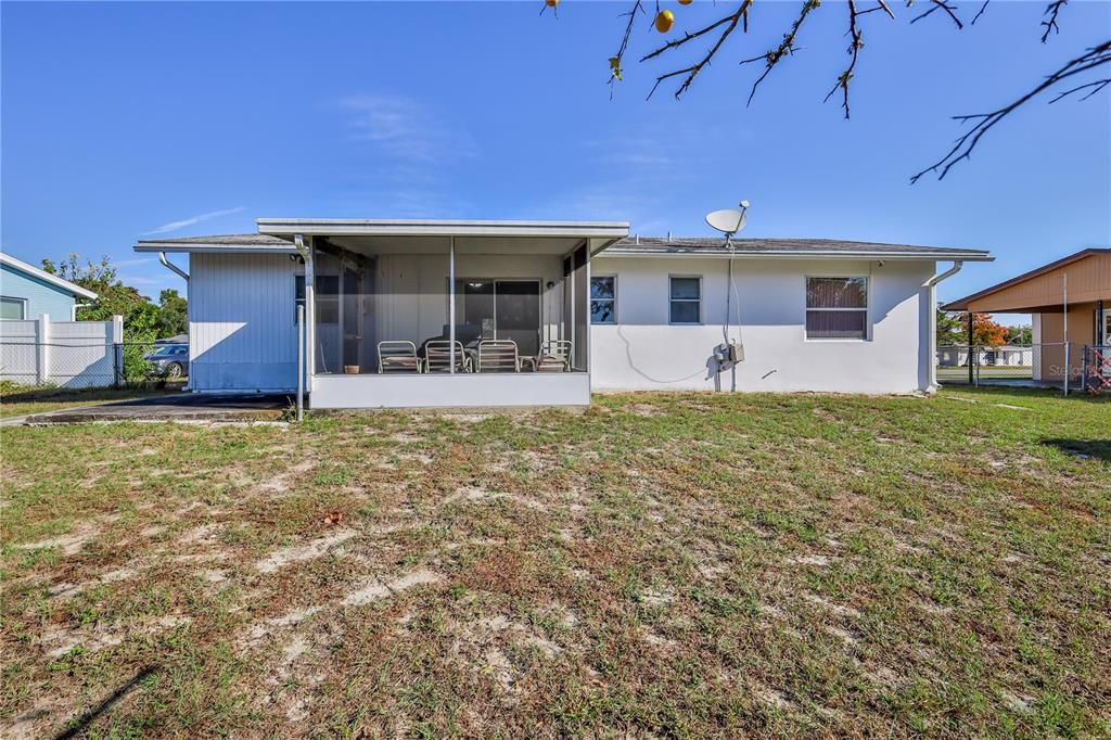 For Sale: $199,000 (2 beds, 1 baths, 884 Square Feet)