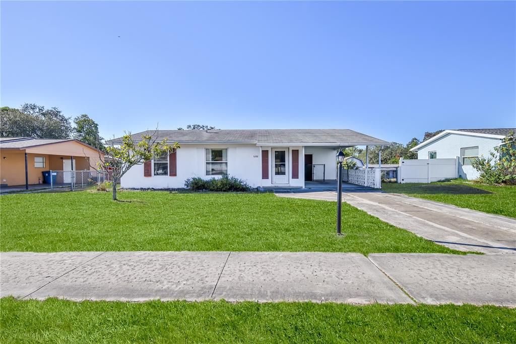 For Sale: $199,000 (2 beds, 1 baths, 884 Square Feet)