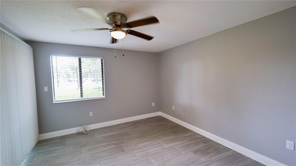 出租: $1,650 (2 贝兹, 2 浴室, 950 平方英尺)