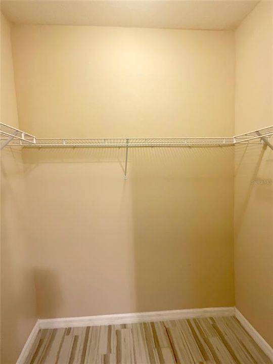 合同活跃: $369,900 (3 贝兹, 2 浴室, 2016 平方英尺)