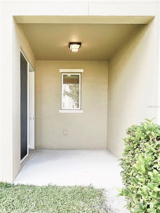 合同活跃: $369,900 (3 贝兹, 2 浴室, 2016 平方英尺)