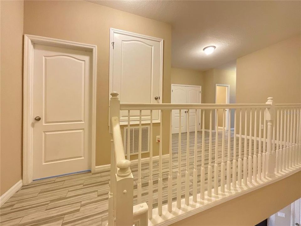 合同活跃: $369,900 (3 贝兹, 2 浴室, 2016 平方英尺)