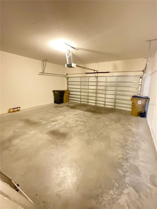 合同活跃: $369,900 (3 贝兹, 2 浴室, 2016 平方英尺)