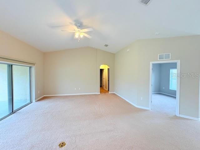 En Renta: $2,200 (4 camas, 2 baños, 2120 Pies cuadrados)