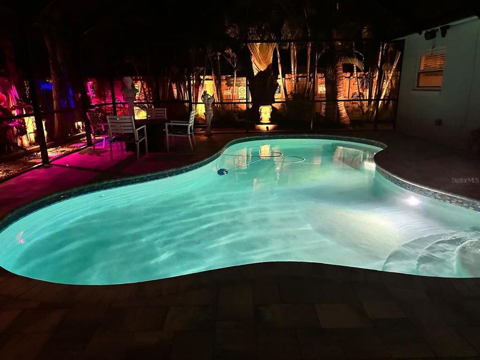 Под контрактом: $629,000 (4 спален, 2 ванн, 1666 Квадратных фут)