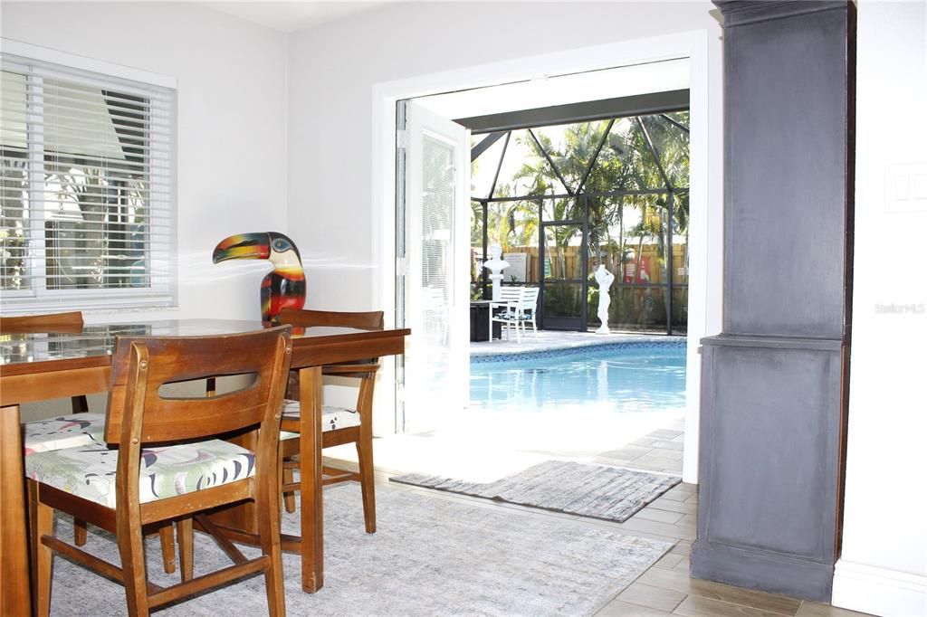 Под контрактом: $629,000 (4 спален, 2 ванн, 1666 Квадратных фут)