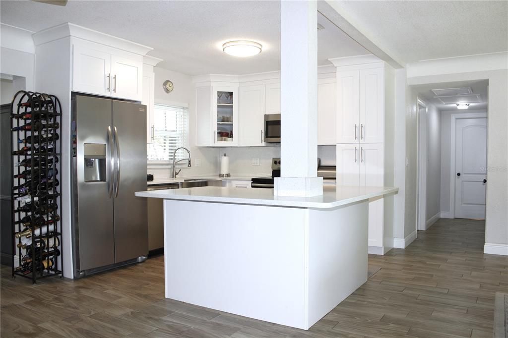 Под контрактом: $629,000 (4 спален, 2 ванн, 1666 Квадратных фут)