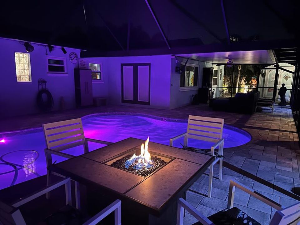 Под контрактом: $629,000 (4 спален, 2 ванн, 1666 Квадратных фут)