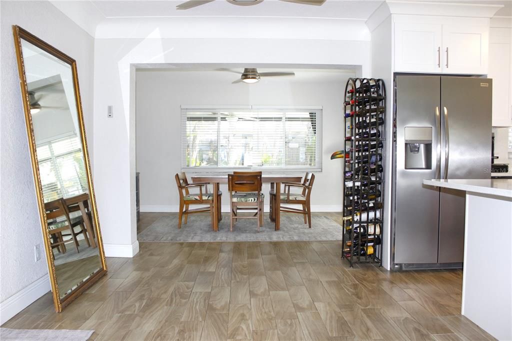 Под контрактом: $629,000 (4 спален, 2 ванн, 1666 Квадратных фут)