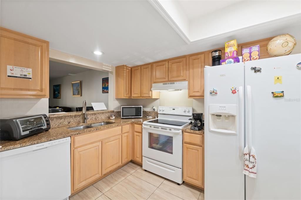 待售: $170,000 (2 贝兹, 2 浴室, 1068 平方英尺)