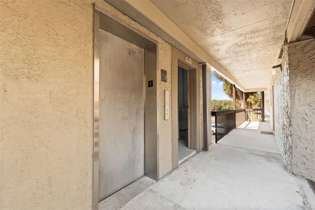 待售: $170,000 (2 贝兹, 2 浴室, 1068 平方英尺)