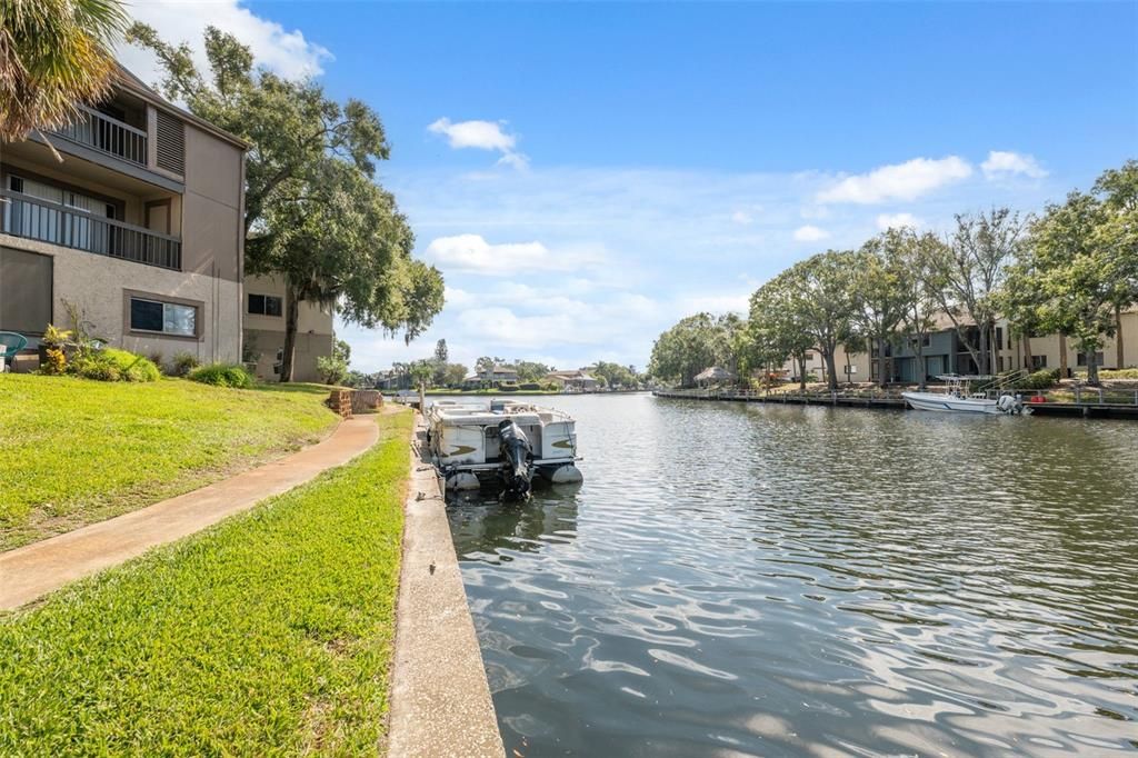 待售: $170,000 (2 贝兹, 2 浴室, 1068 平方英尺)