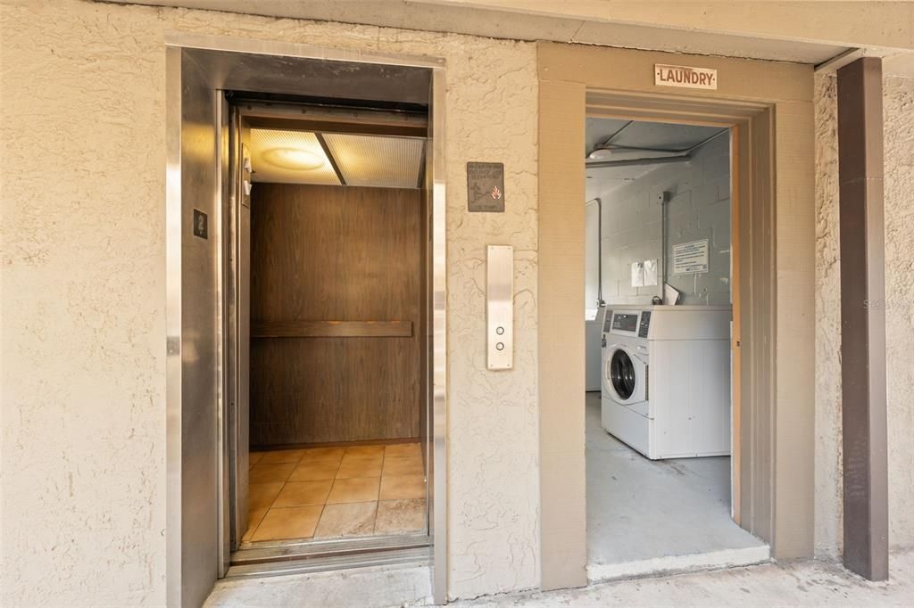 待售: $170,000 (2 贝兹, 2 浴室, 1068 平方英尺)