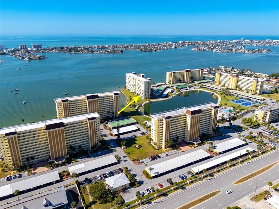 待售: $325,000 (2 贝兹, 2 浴室, 1050 平方英尺)