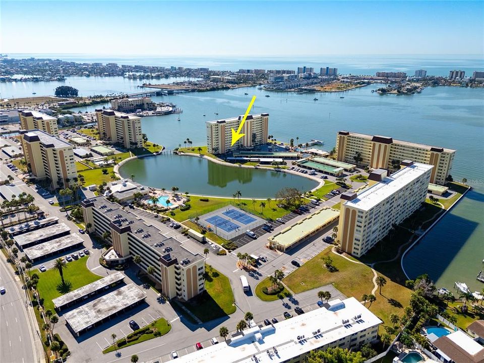 待售: $325,000 (2 贝兹, 2 浴室, 1050 平方英尺)