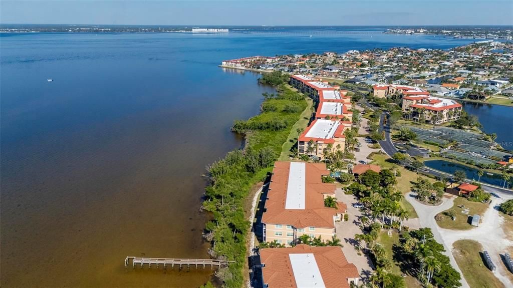 合同活跃: $639,000 (3 贝兹, 3 浴室, 2745 平方英尺)