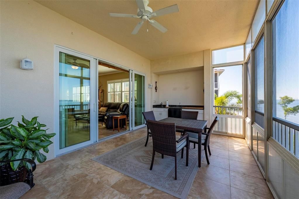 合同活跃: $639,000 (3 贝兹, 3 浴室, 2745 平方英尺)