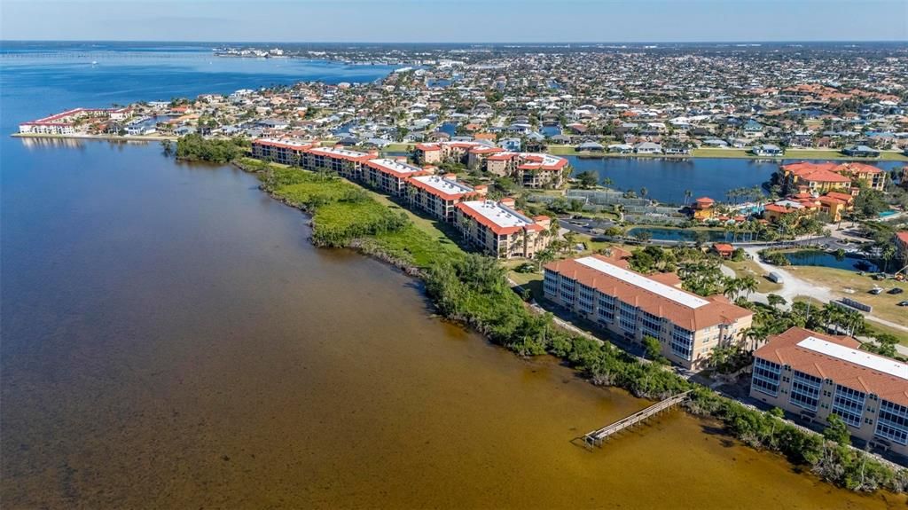 合同活跃: $639,000 (3 贝兹, 3 浴室, 2745 平方英尺)